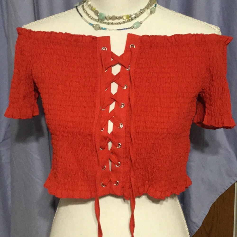 Last one Grommet off shoulder lace up - Picture 2 of 4